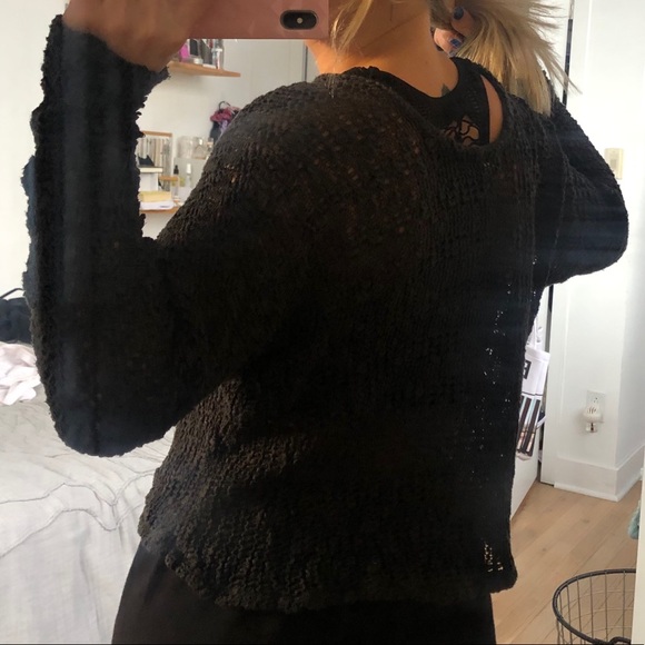 Crocheted cropped sweater - Picture 4 of 5